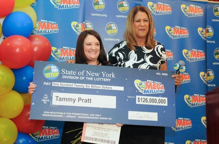 Выигрыш по одному из билетов составил 126 миллионов долларов.